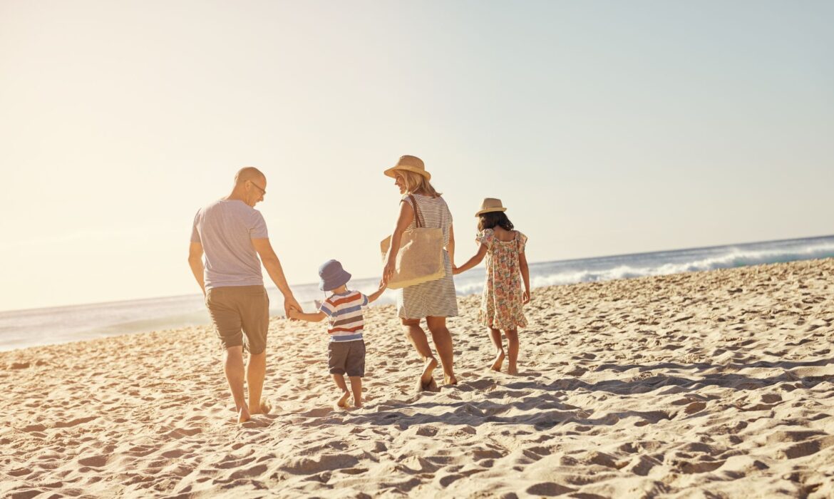 Winter Beach Family Photos Featured Image